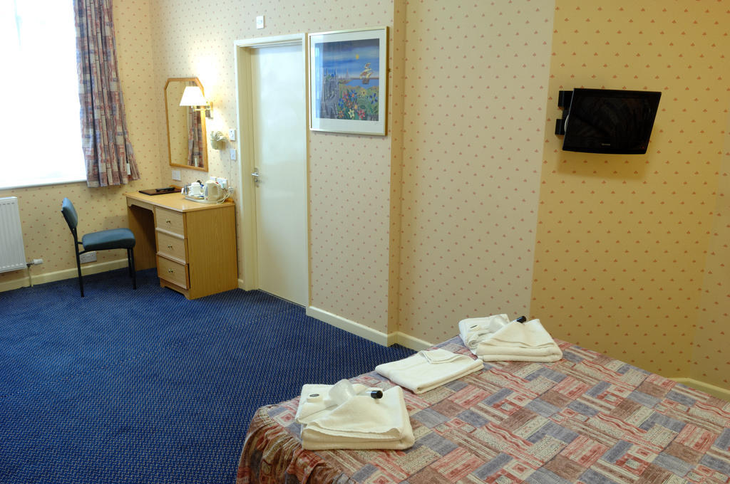 فالموث Madeira Hotel الغرفة الصورة